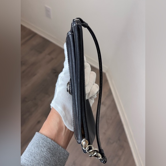 Coach Vintage Bleecker Wristlet EUC - Picture 12 of 12